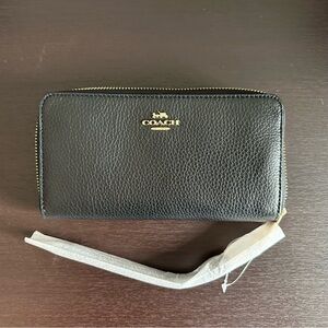NWT Coach Large Black Leather Zip-Around Wallet with Wristlet
